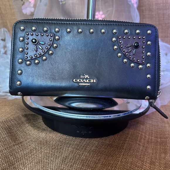 Coach EUC GloveTanned Leather Western Rivet Wallet - Picture 1 of 15